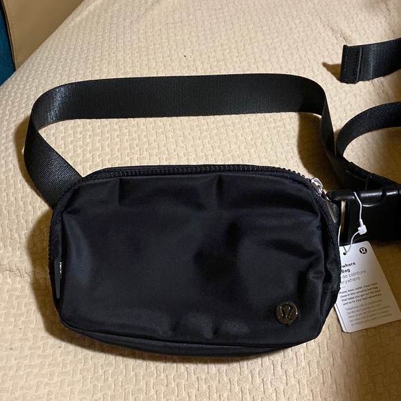lululemon athletica Accessories - Everywhere bag